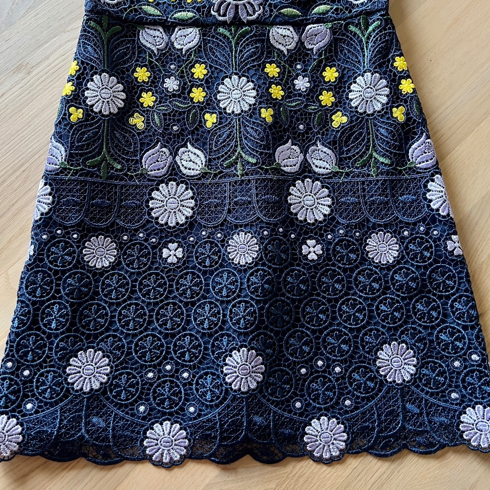 Karen Millen Embroidered Multicolored Laser Cut 3D Mesh Floral Mini Dress Size 6 - Picture 12 of 16